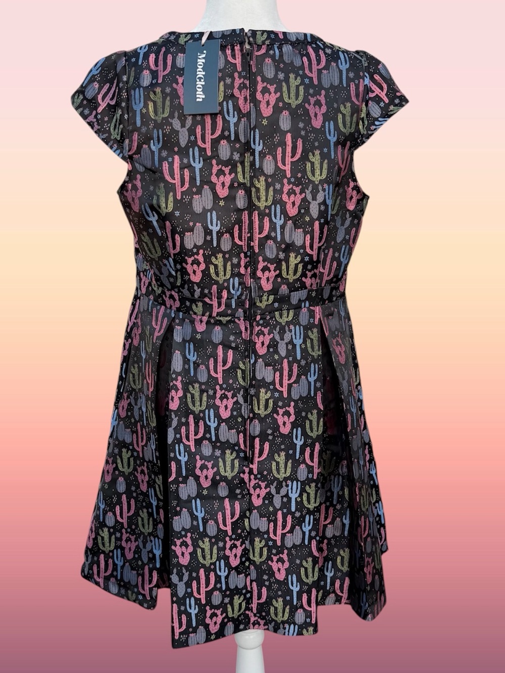ModCloth Jacquard Multi-Color Cactus Fit & Flare Pleated Satiny Swing Dress, 16 - Picture 4 of 13